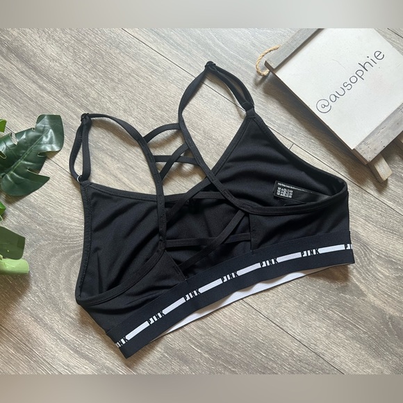 PINK Active Ultimate Lightly Lined Ladder Lace Up Detail Sports Bra. Size S - Picture 8 of 12